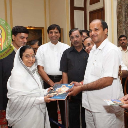 Shri Veeru Sindhi honored in the presence of Hon'ble President of India